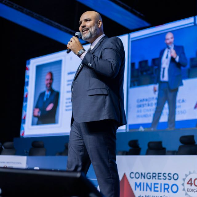 Prof. Juliano Calazans em palestra